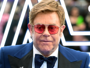 Elton John új könyvében ír arról, hogy Michael Jackson mentálisan sérült volt