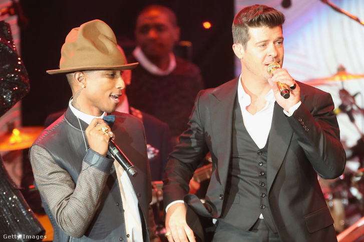 Pharrell és Thicke a 2014-es Grammy-gálán.