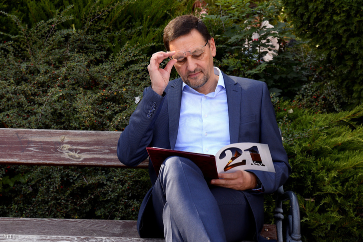 Nagy Gábor Tamás a Fidesz-KDNP polgármester-jelöltje a budai Váralagút feletti teraszon tartott sajtótájékoztató előtt 2019. október 7-én.