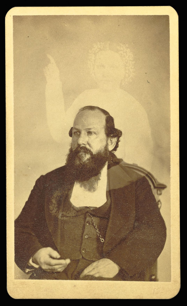 Visszajáró holtak - William Mumler egyik fényképe, 1860-as évek