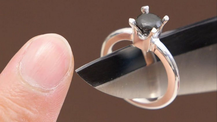 nail-clipping-ring