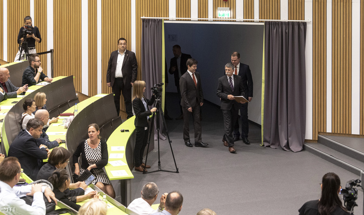 Speaker of the Hungarian Parliament László Kövér arriving at the lecture hall. Next to him is moderator György Arató.