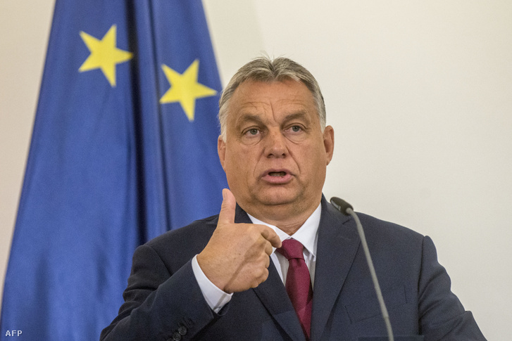 Orbán Viktor miniszterelnök a Kohézió Barátai csoport kormányfői találkozóját megelőző V4-es egyeztetés után tartott sajtótájékoztatón Prágában 2019. november 5-én.