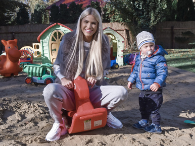 Vasvári Vivien elvitte már a kisfiát buszozni, villamosozni