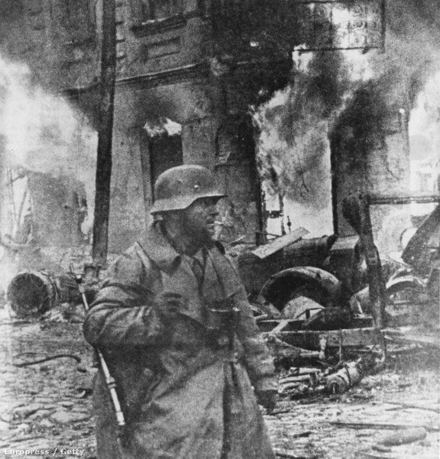 Német katona Kijev környékén, 1943.