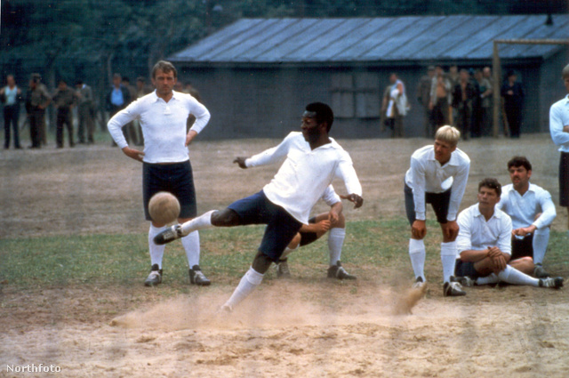 Pelé a Menekülés a győzelembe c. film forgatásán