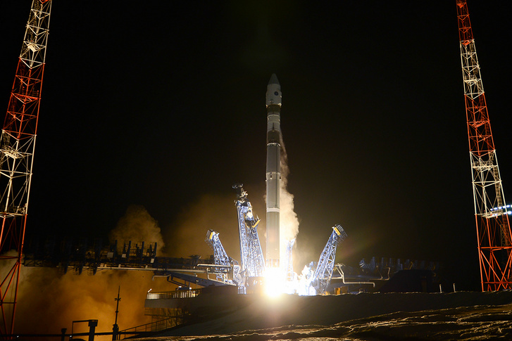 A műholdat hordozó Szojuz-2 rakéta startja a pleszetszki űrközpontban