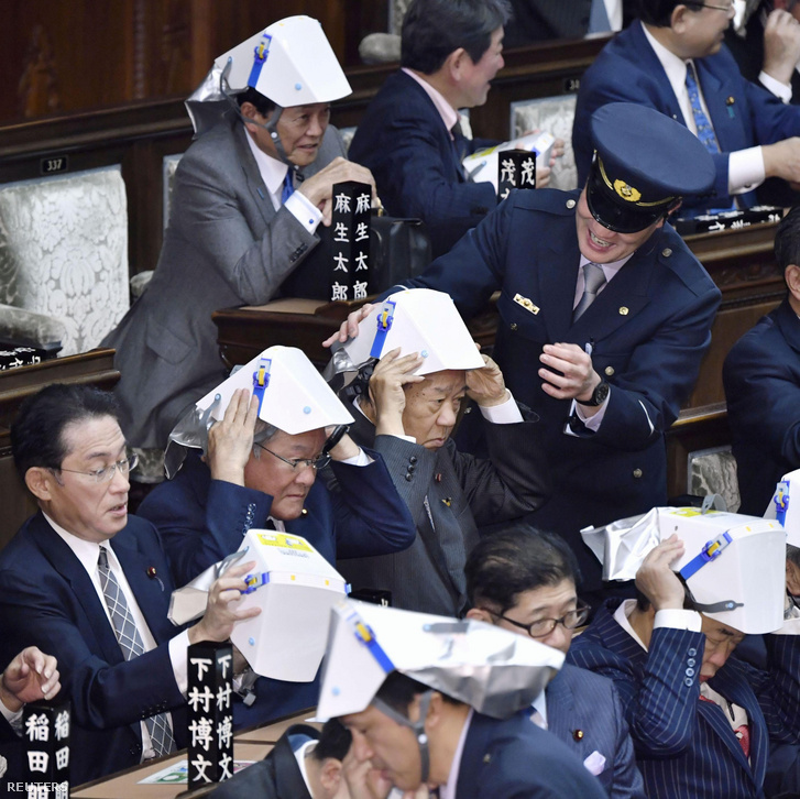 2019-11-27T062522Z 1585071277 RC2IJD99ISCT RTRMADP 3 JAPAN-PARLI