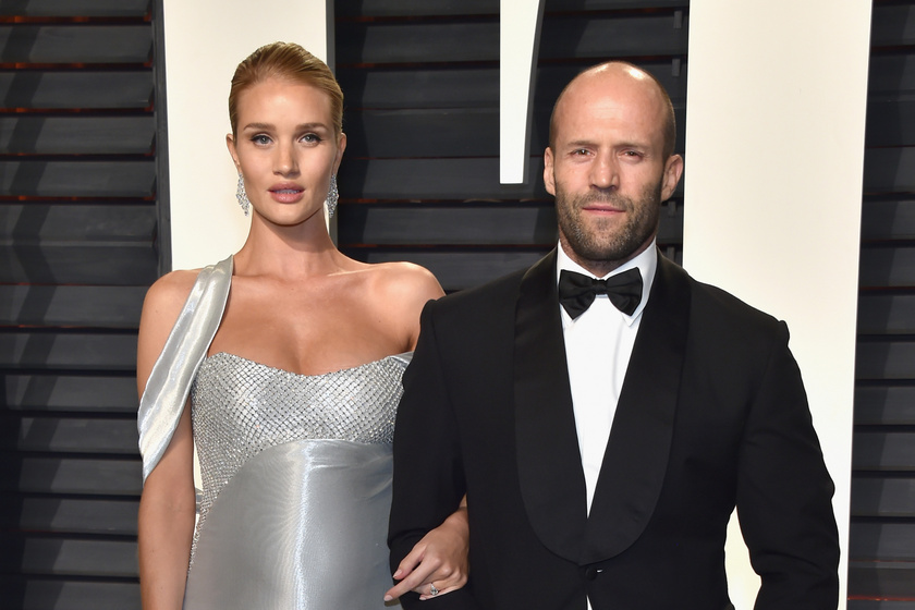 Igazi álompár, Jason Statham és gyönyörű menyasszonya, Rosie Huntington-Whiteley már kilenc éve boldogok együtt.