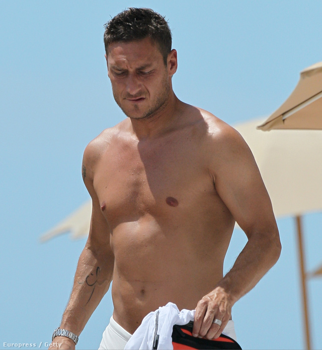 Nézzen strandoló focistákat! - Totti és Boateng