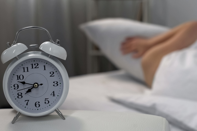 hosszabb alvás segít a fogyásban