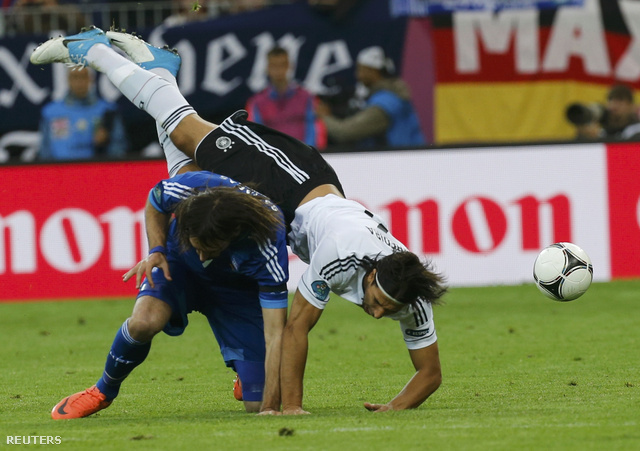 Fölül Khedira, alul Szamarász