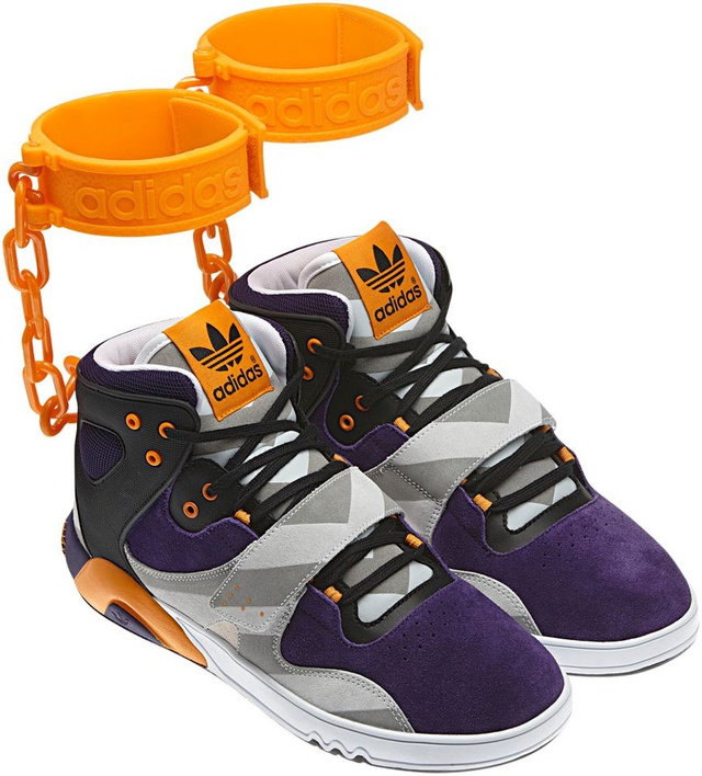Jeremy Scott rabszolgatartásra emlékeztető cipője