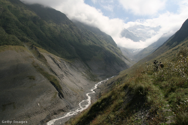 A Karmadon-szurdok, ahol az orosz stáb is áldozatául esett a lavinának
