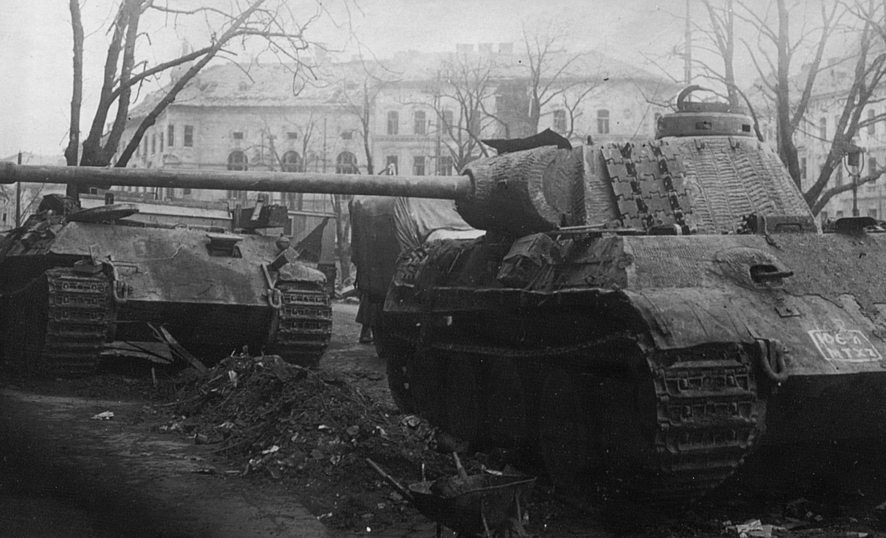 Panther Ausf. G a Krisztina körúton