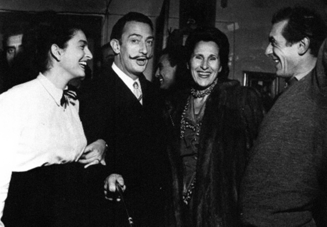 Salvador Dalíval a műteremben (1948)
