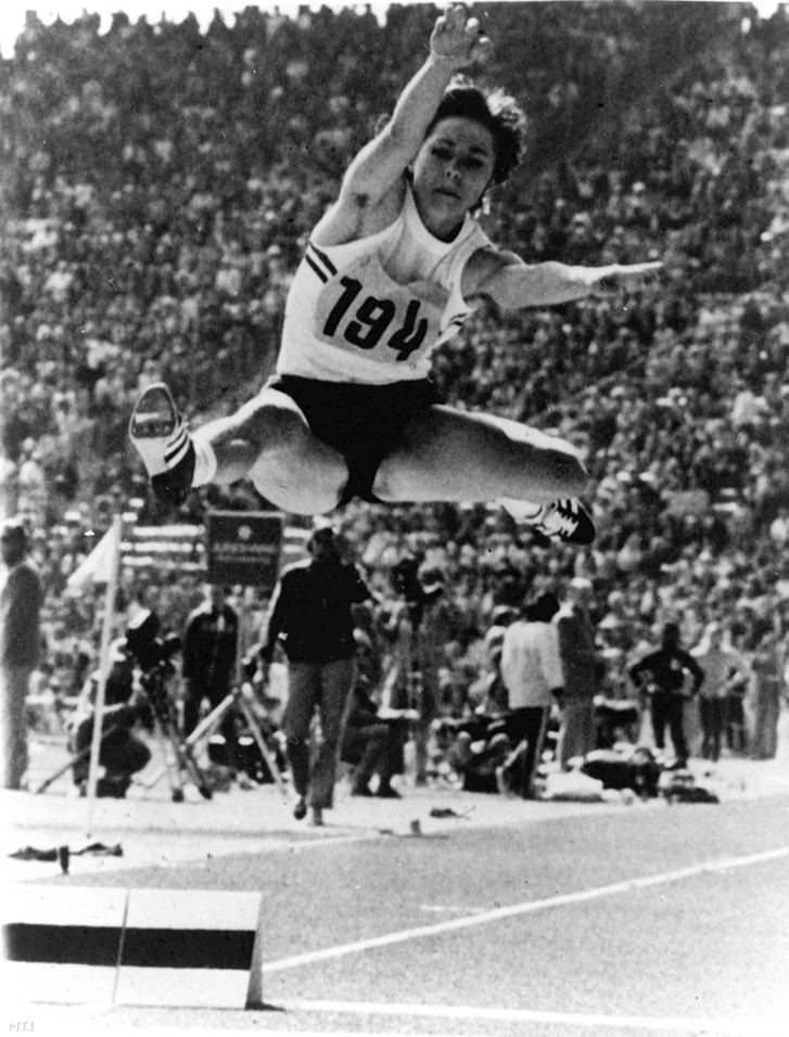 1972. augusztus 26-szeptember 11. között Münchenben rendezték meg a XX. nyári olimpiát. Bruzsenyák Ilona 6,37 m-es ugrásával a 7. helyen végzett a távolugrás selejtezőjén.