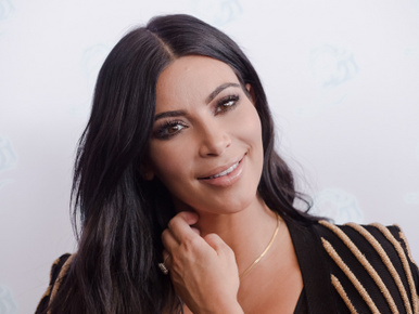 Kim Kardashian egy majdnem 20 millió forintot érő dzsekit ajándékozott 6 éves gyerekének