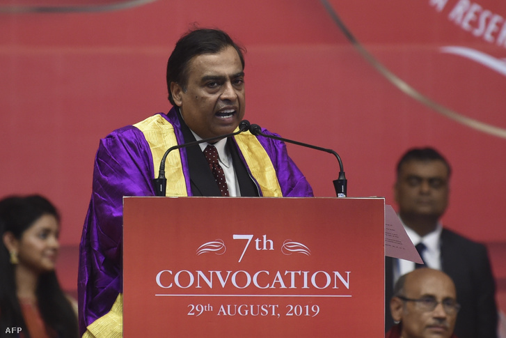 Mukesh Ambani beszél Pandit Dindayal Petroleum Egyetemen 2019. augusztusában