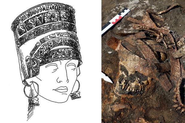 Az arany calathos fejdísz rekonstruált rajza, és a koponyán talált maradványai