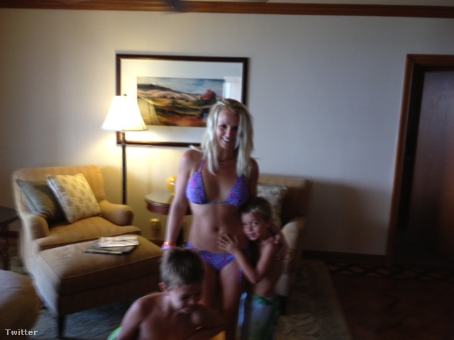 Britney, gyerekek, bikini
