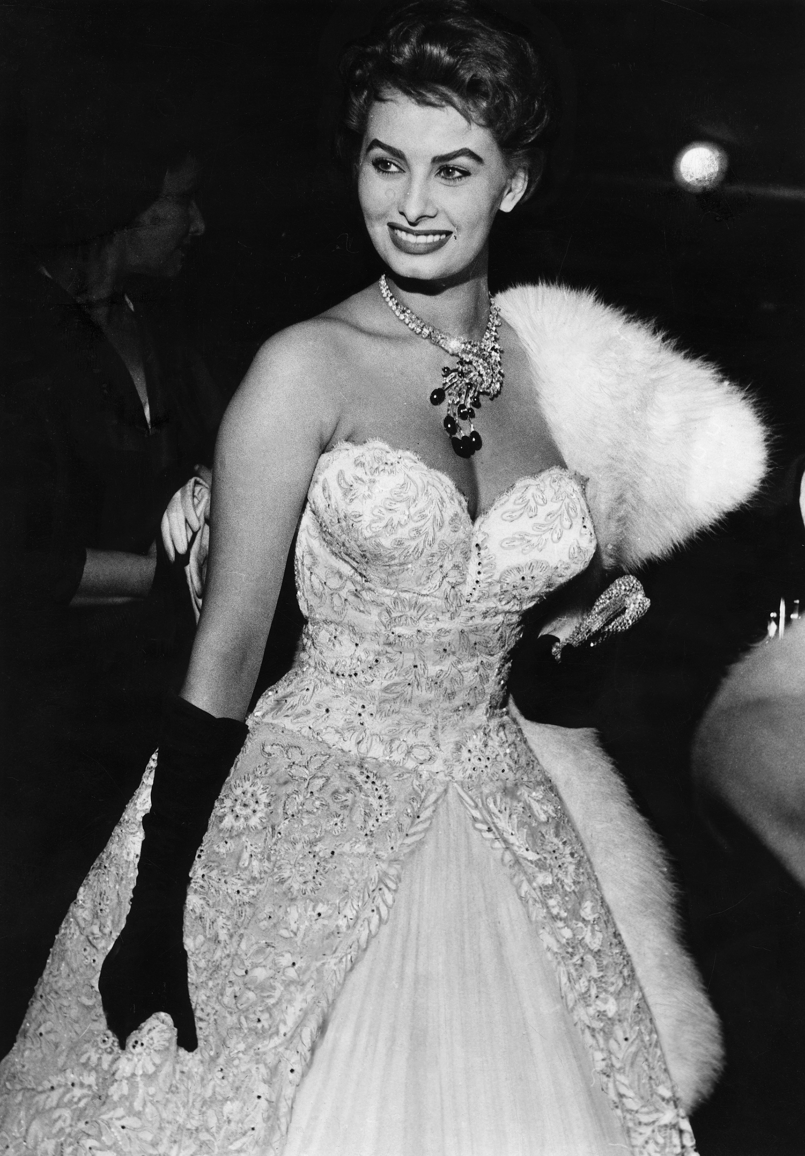 Sophia Loren 21 évesen álomszép estélyiben tündökölt Cannes-ban - Mutatjuk  a legszebb ruháit - Világsztár | Femina