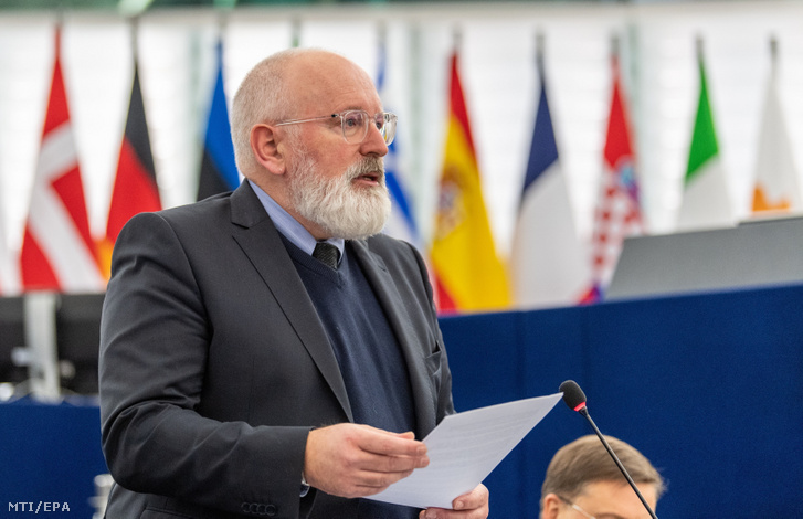 Frans Timmermans az Európai Bizottság ügyvezető alelnöke az úgynevezett európai zöld megállapodással kapcsolatos munka koordinátora bemutatja a bizottságnak a megállapodás keretében kidolgozott befektetési stratégiáját az Európai Parlament ülésén Strasbourgban 2020. január 14-én.
