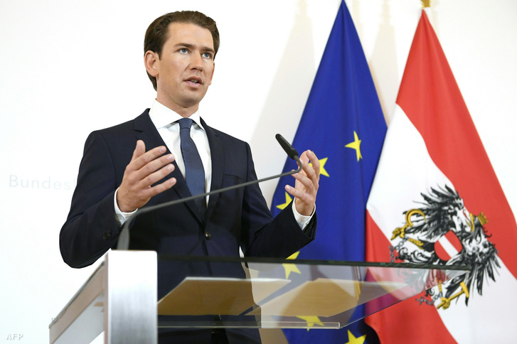 Sebastian Kurz osztrák kancellár 2019. május 22-én nyilatkozik, miután az osztrák szélsőjobboldali FPÖ miniszterei lemondtak posztjukról Heinz-Christian Strache után