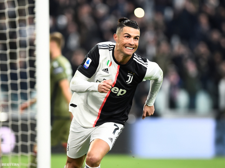 Ronaldo örül a góljának a Juventus - Vagliari mérkőzésen Torinóban 2020. január 6-án