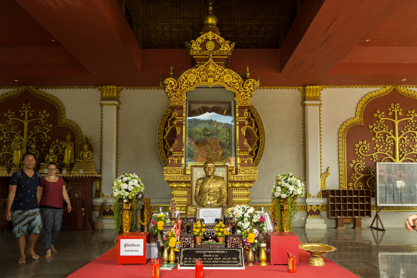 Az örökké meditáló szerzeteshez a mai napig járnak buddhista hívők.