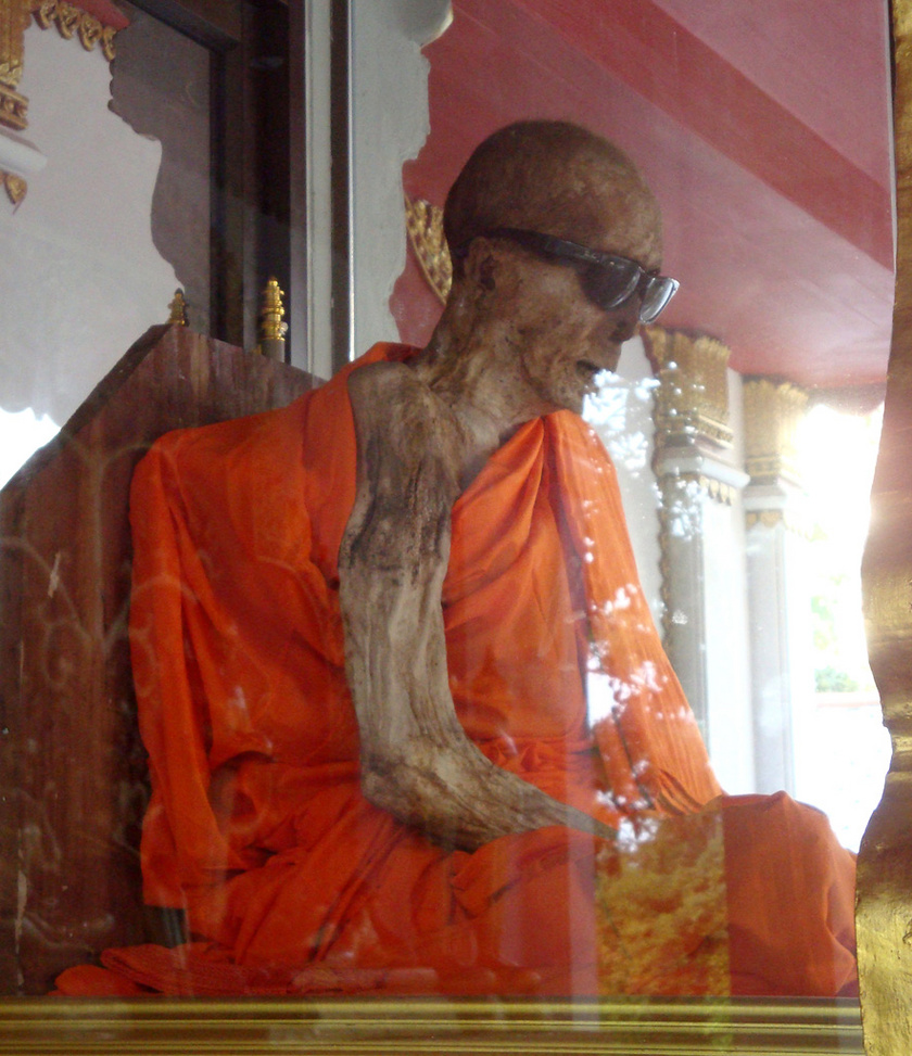 Luang Pho Daen, élő Buddha.