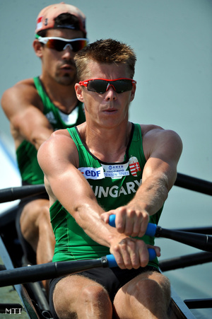 Varga Tamás (elöl) és Hirling Zsolt evez az edzésen a Maty-éri olimpiai központban