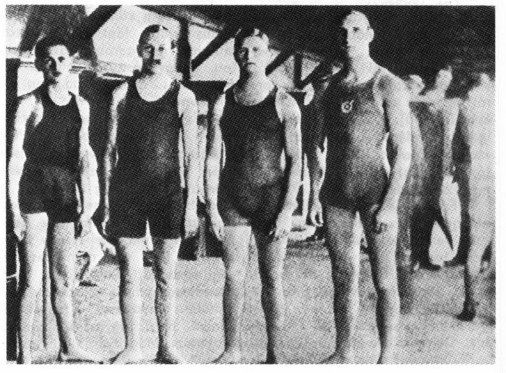 "Az MTK Császárdíj-nyertes stafétája 1908-ban (balról): Töldi Ödön, Hendl Kornél, Hornung Gyula és Halmay Zoltán