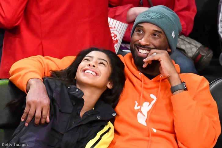 Kobe Bryant és Gianna egy 2019. decemberi mérkőzésen Los Angelesben