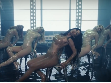 A Pussycat Dolls új videoklipje nettó mellrázásból és előjátéknak is beillő lábtátásból áll