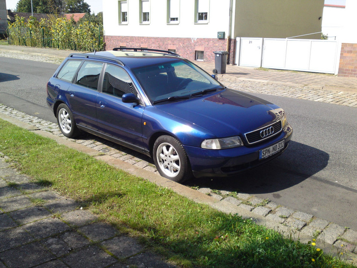 Купить ауди а4 б5 универсал. Audi a4 b5 1998. Ауди а4 Авант 1998. Ауди а4 b5 avant 2.8. Audi a4 1998 универсал.