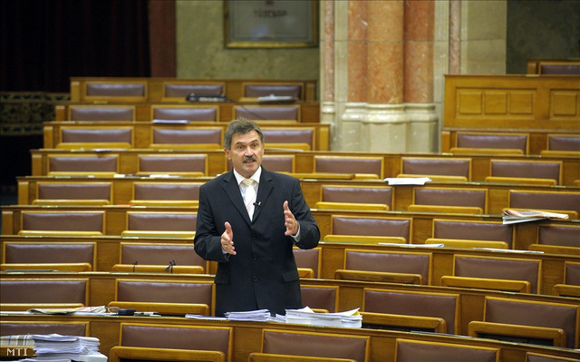 Keller László az Országgyűlésben 2009. októberében
