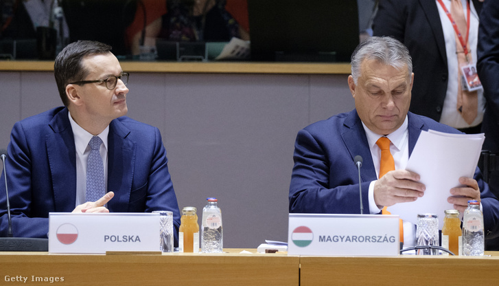 Orbán Viktor (jobbra) és Mateusz Morawiecki, lengyel miniszterelnök az EU vezetők találkozója Brüsszelben 2019. december 12-én