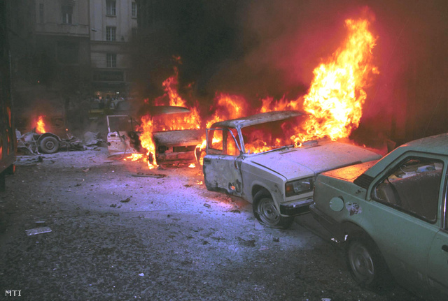 Az Aranykéz utcában több ember halálát okozó merénylet volt 1998. július 2-án. Távirányítással fölrobbantottak egy Polski Fiat 126 gépkocsiba rejtett pokolgépet. A hatalmas robbanás megölte Boros Tamás vállalkozót valamint több járókelőt.