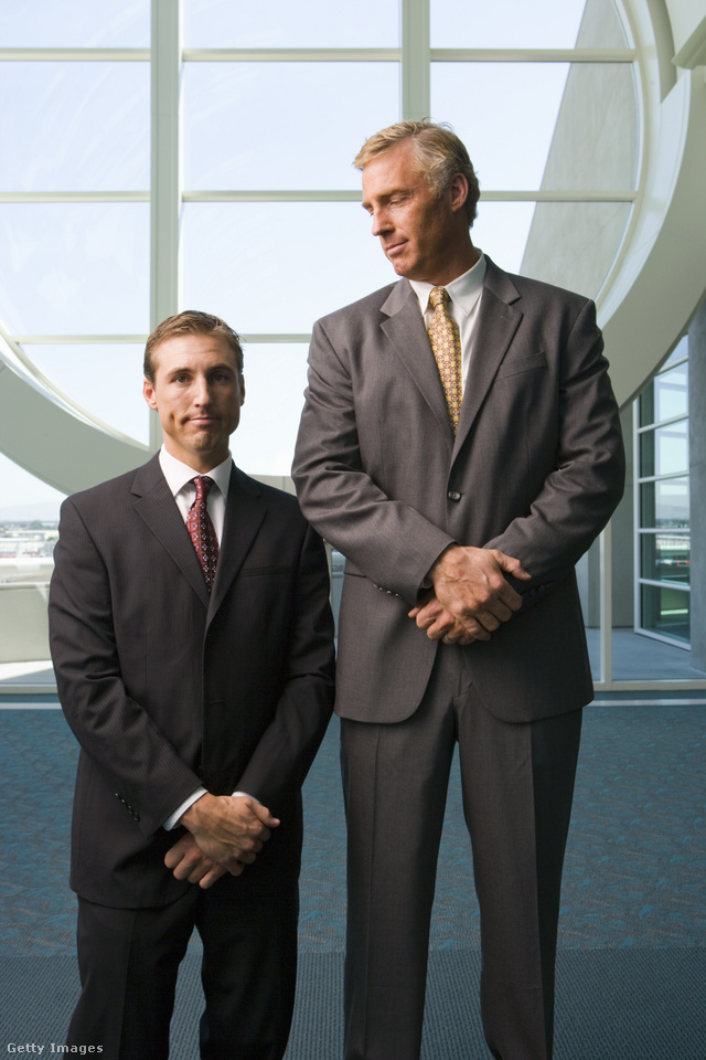 Az üzleti életben is számít, ki a magasabb?