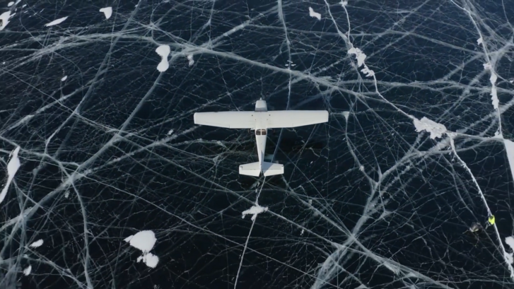2020-03-01 11 17 11-Incredible plane landing on Baikal ice - You