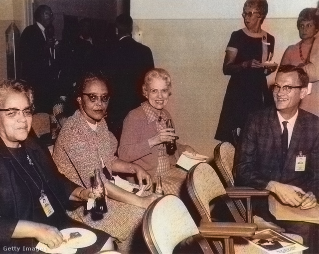 Néhány élő komputer: Dorothy Vaughan, Leslie Hunter és Vivian Adair az ötvenes években