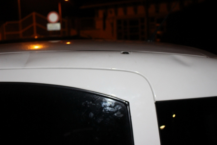 Az egyes számú bűnjel: a horpadt kocsi (forrás: police.hu)