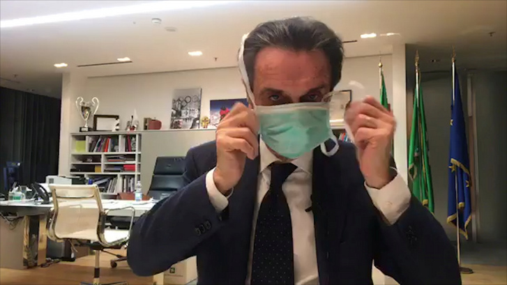Attilio Fontana, Lombardia kormányzója miután karanténba helyezte magát azt követően, hogy az egyik kollégájánál koronavírust diagnosztizáltak