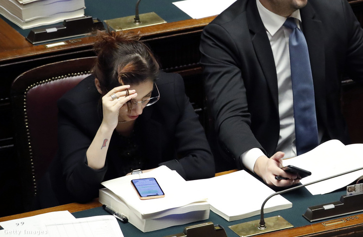 Laura Castelli a Képviselőházban a 2020-as pénzügyi évre szóló állami költségvetési törvény jóváhagyásáról szóló bizalmi szavazás során