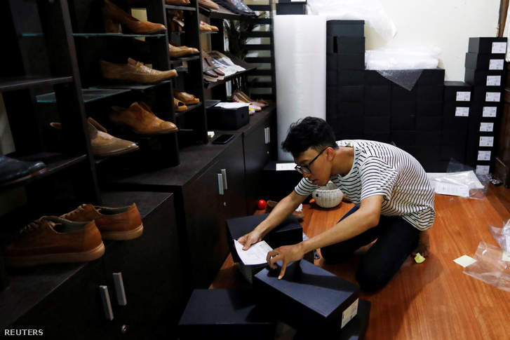 2020-03-11T110445Z 798668815 RC2NHF9ZJO7I RTRMADP 3 INDONESIA-CH