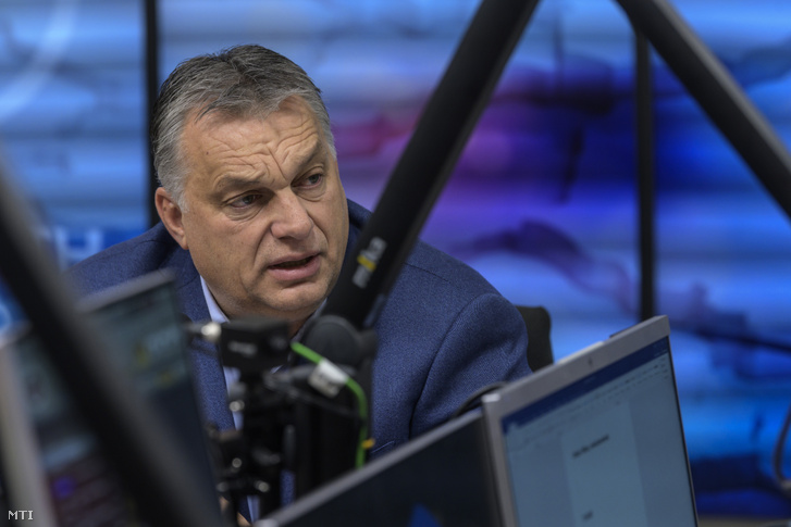 Orbán Viktor a Kossuth rádió stúdiójában 2018. december 7-én