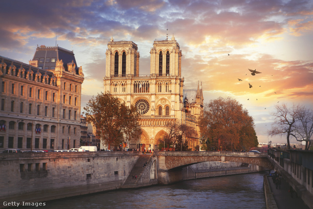 A párizsi Notre-Dame teljes pompájában, még a tűzvész előtt