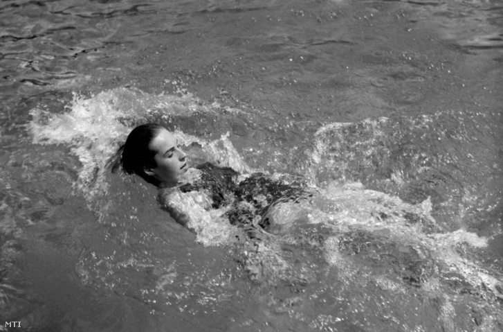 Szőke Kató a Nyári Olimpiai Játékokra készülő olimpiai úszókeret tagjainak edzésén a Nemzeti Sportuszodában.