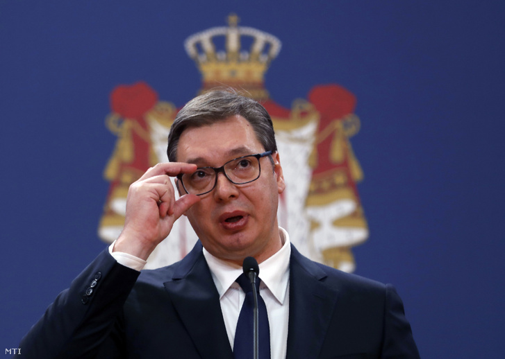 Aleksandar Vucic szerb államfő azonnali hatályú országos szükségállapotot hirdet az új típusú koronavírus-járvány visszaszorításáért Belgrádban 2020. március 15-én